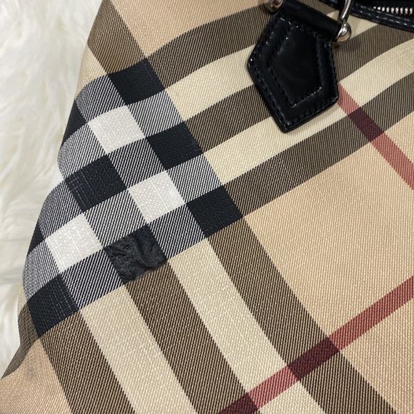 Burberry Tote 💯 authentic - Picture 8 of 14